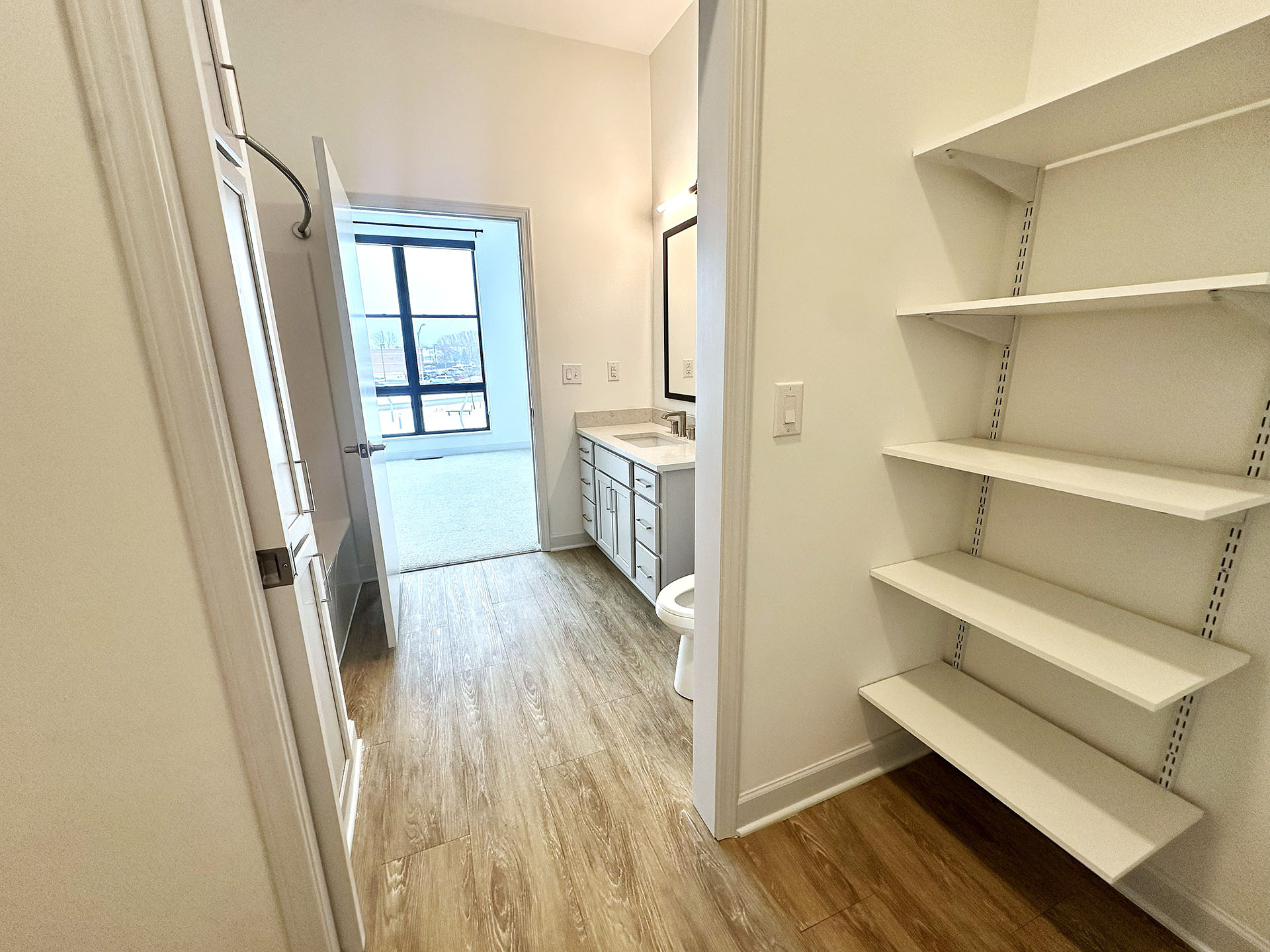 ClosetBathBed-1920x-gallery11