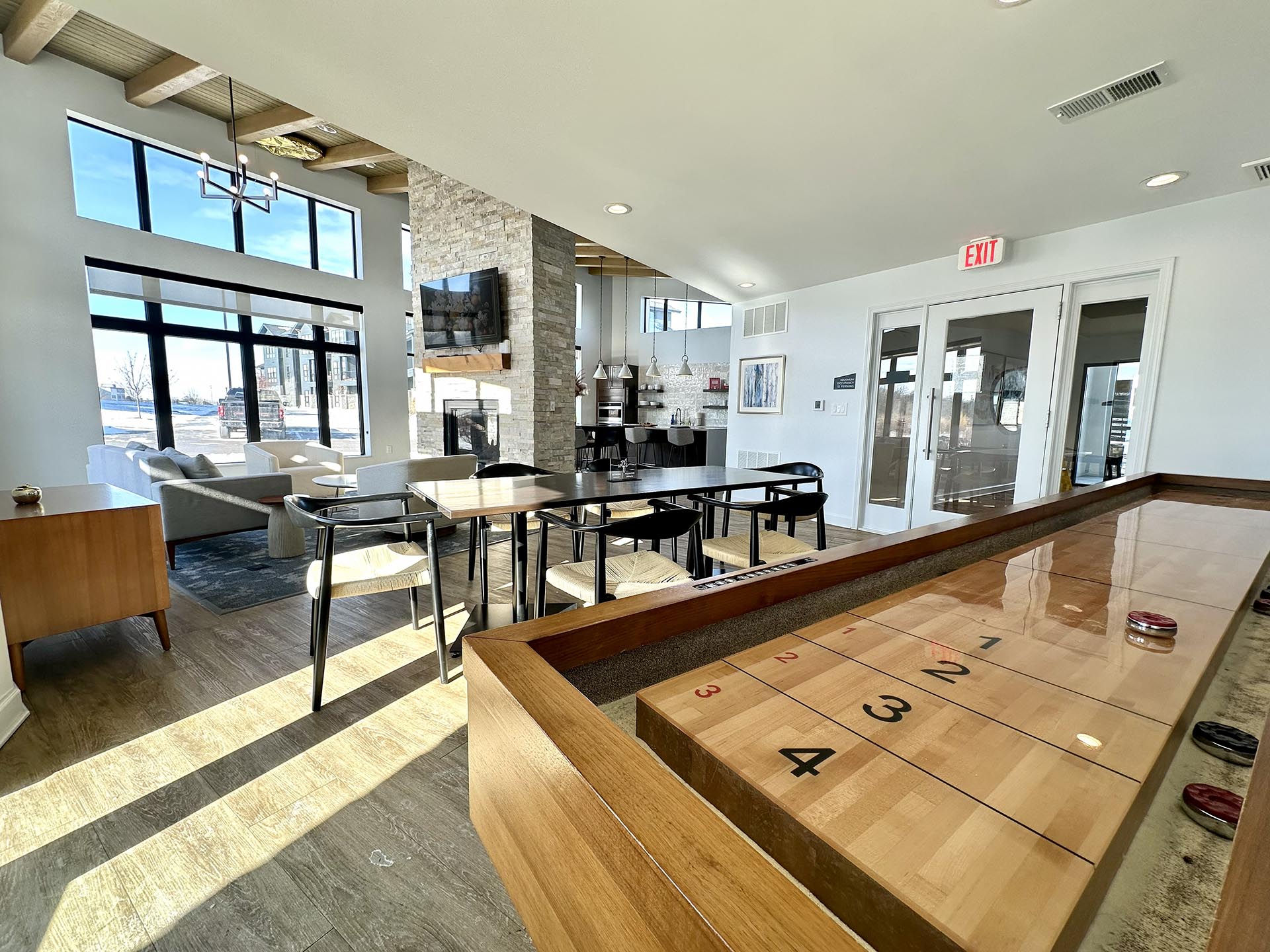 ClubRoom1-1920x-gallery4