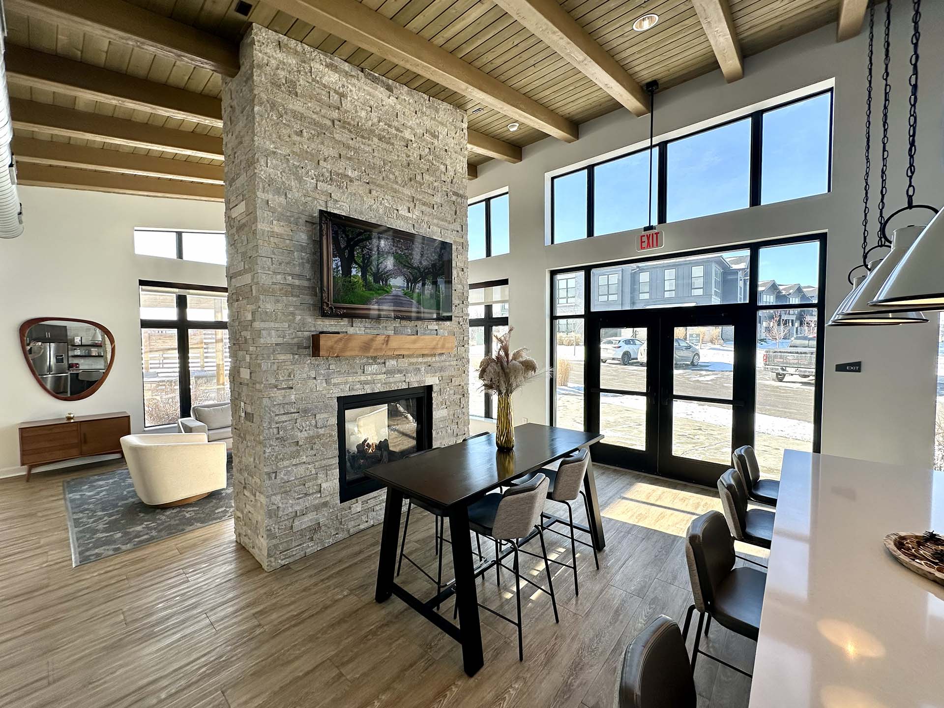 clubroom2-1920x-gallery4